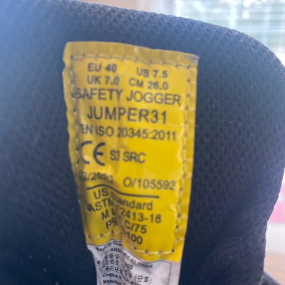 Safety Jogger Work Shoes - Picture 3 of 4